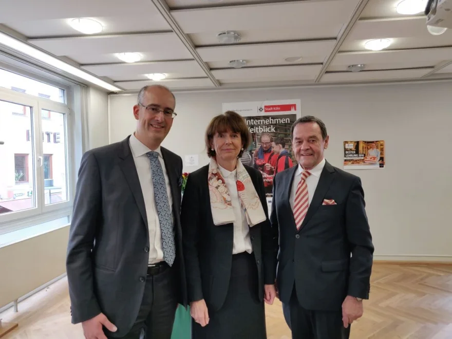 Von links: KVV GF Dr.T.Günther, OB